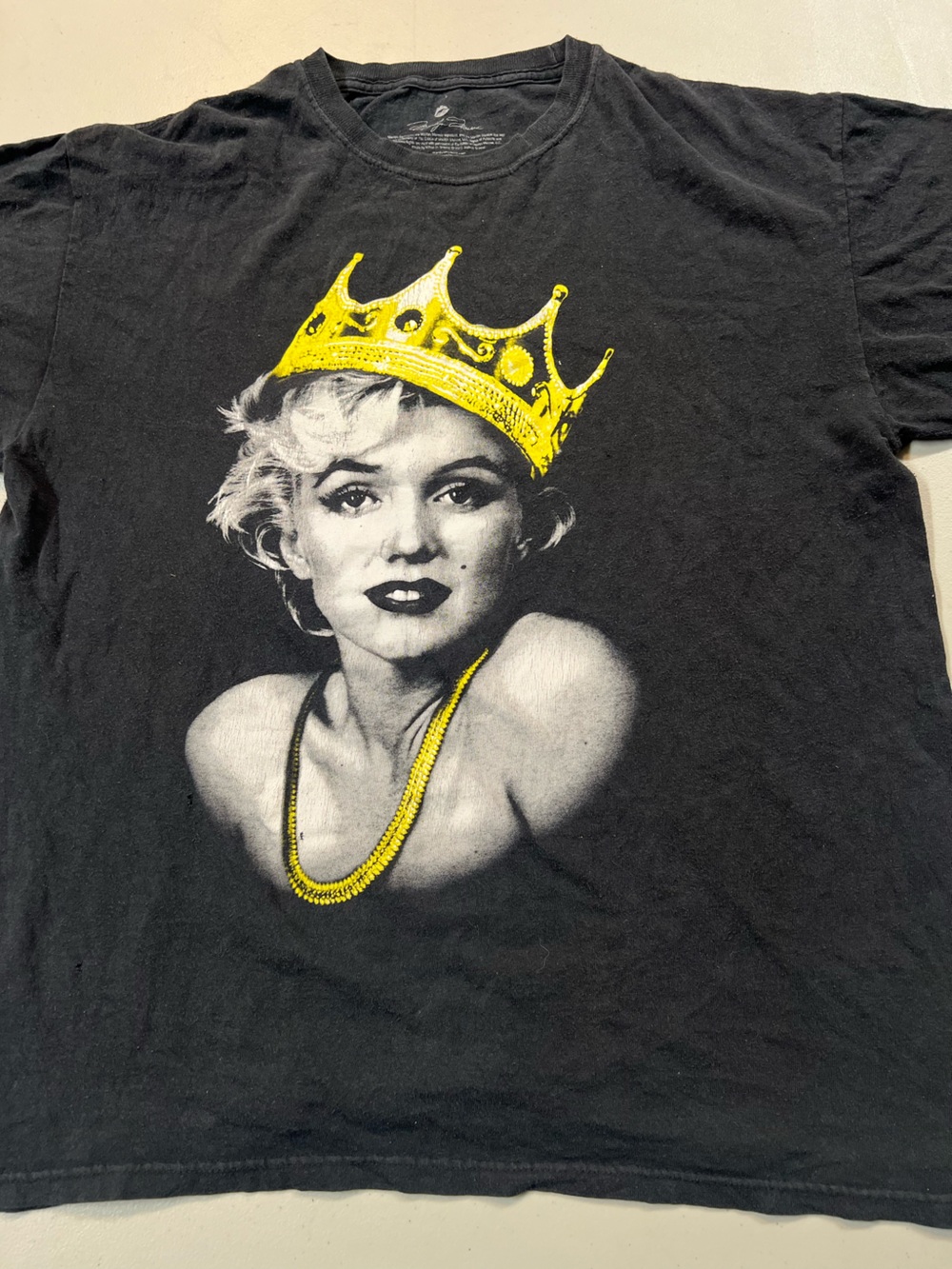 Marilyn Monroe Crown Graphic T Shirt Black Distressed Large